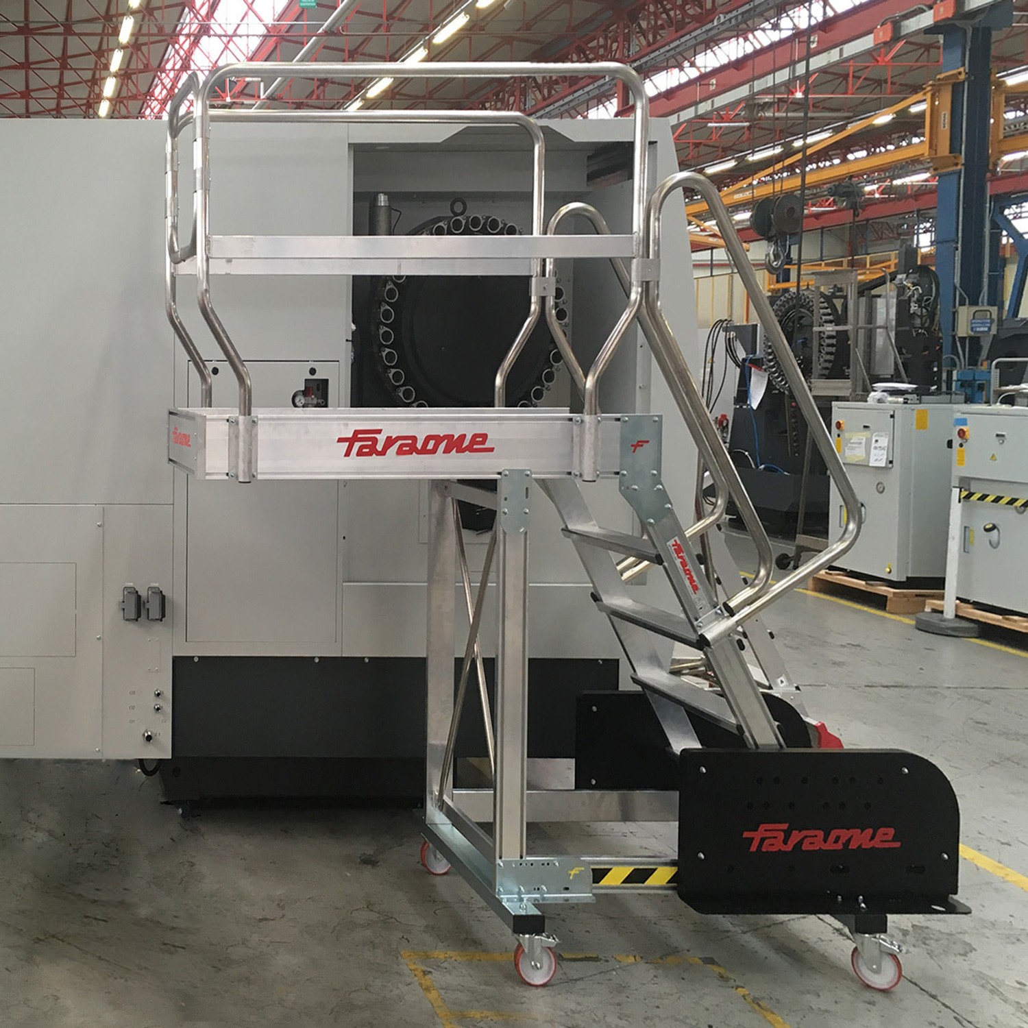 EM1308 | Escalera de Acceso Frontal